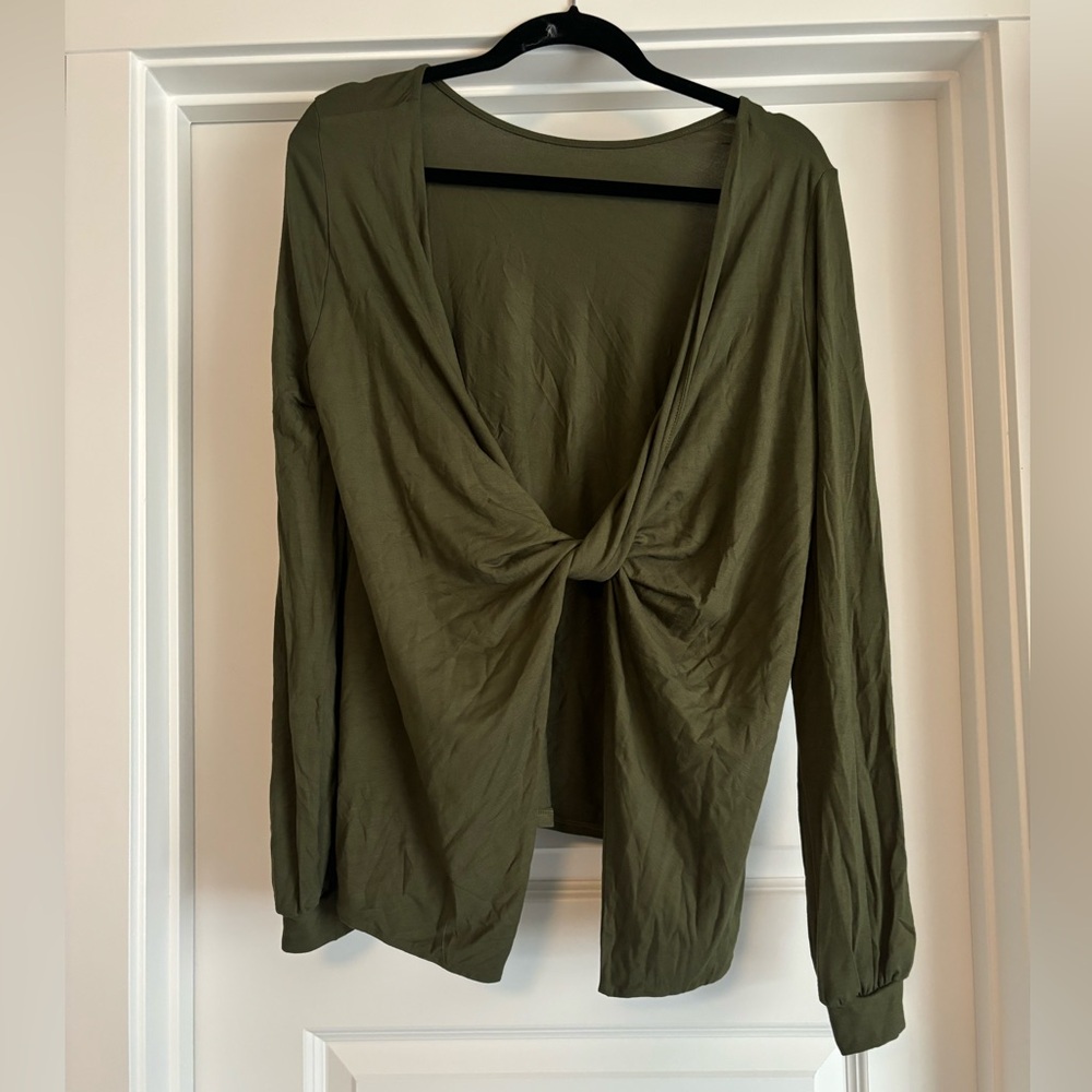 Lulus long sleeve tee size medium